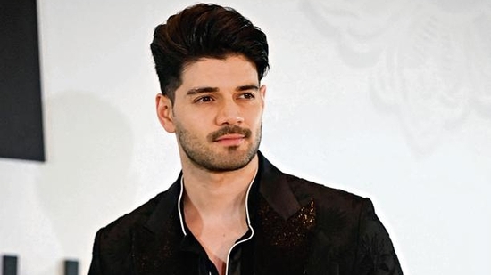  इंडस्ट्री में हर मोड़ पर मिलती है चुनौती : सूरज पंचोली