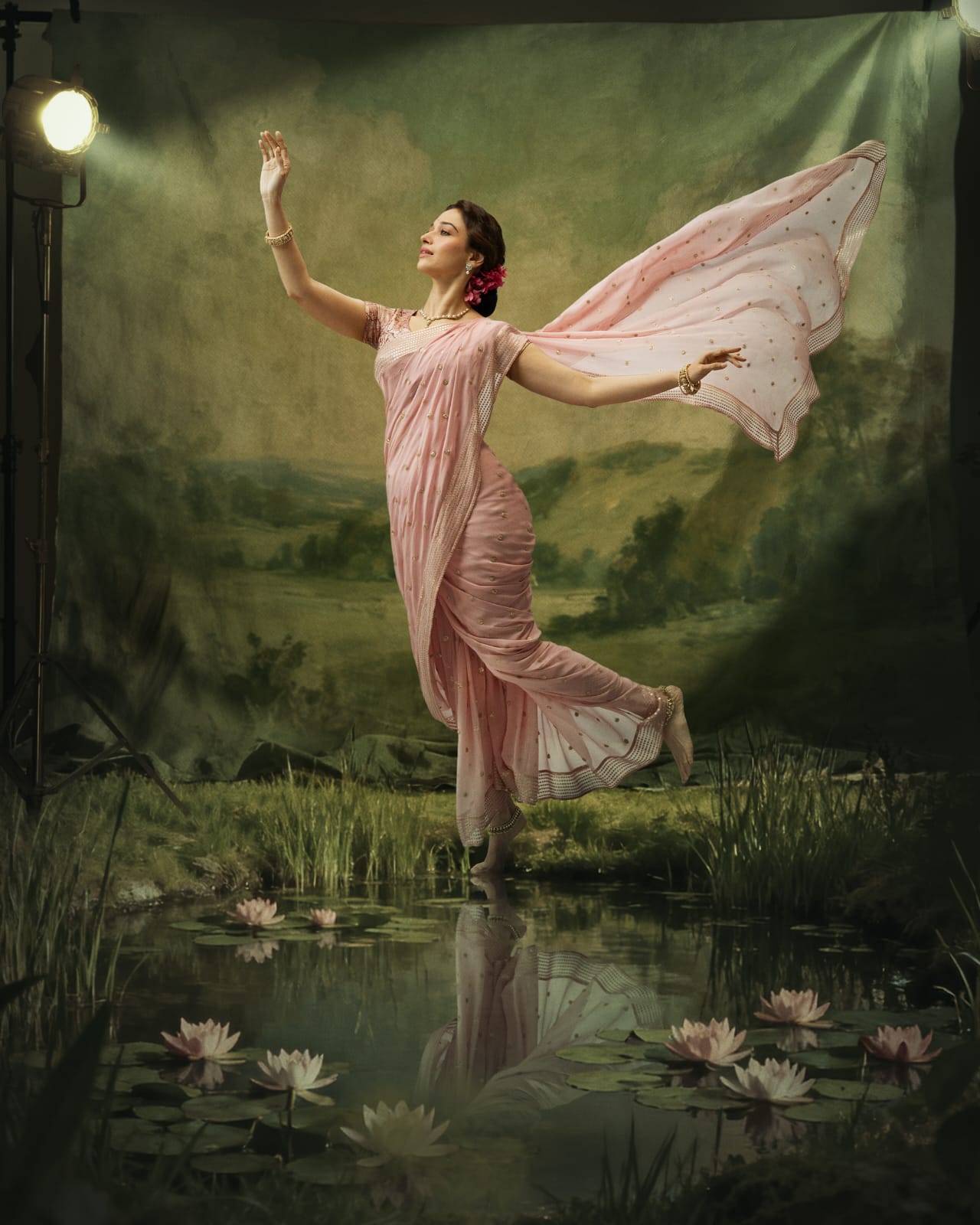 'वी शांताराम' में तमन्ना भाटिया की पहली झलक ने बढ़ाई उत्सुकता