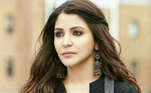 भगदड़ हादसे से दुखी हैं अनुष्का, पोस्ट शेयर कर जताया दुख