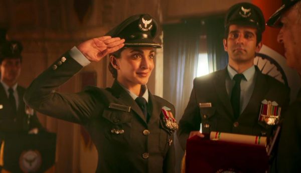 सेना की वर्दी में कियारा आडवाणी, 'वॉर 2' में दिखा दमदार अंदाज