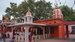 प्रसिद्ध मंदिरो  में एक है माँ सर्वमंगला देवी मंदिर