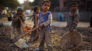 शिक्षा से दूर, बच्चे ही मजबूर