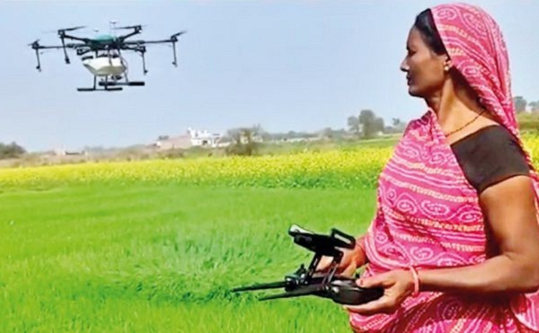  कृषि में महिलाओं को सशक्त बनाती नमो ड्रोन दीदी योजना