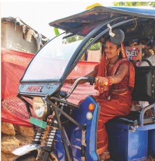 छत्तीसगढ़ : सफलता की कहानी  : ई-रिक्शा ने संवारा संगीता का जीवन