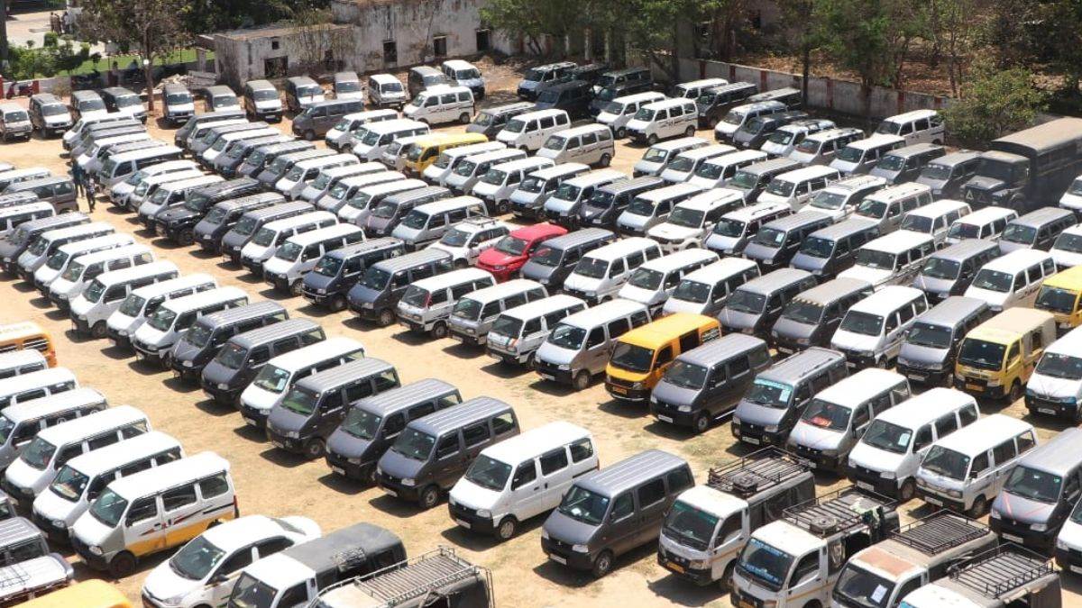 वाहनों की पार्किंग की बड़ी समस्या से जूझते शहर