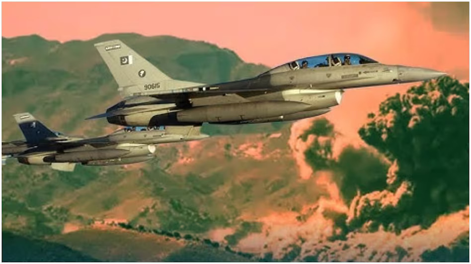 पाकिस्तान का अफगानिस्तान में एयर स्ट्राइक करना बंद अंधेरी सुरंग में घुसने जैसा