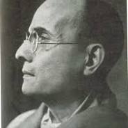 वीर सावरकर जयंती पर विशेष : जेल की दीवारों पर कील-कांटों से लिख दी क्रांति