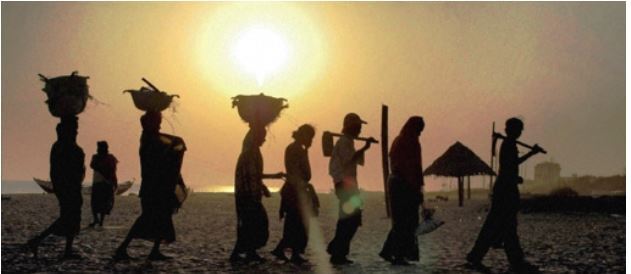  देश में श्रमिकों की पूजा, मेहनत का फल दूजा