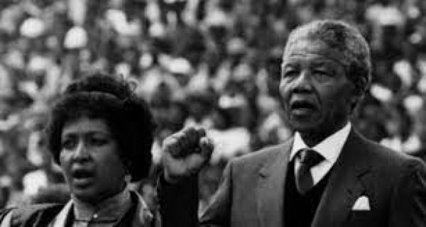  दक्षिण अफ्रीका में जब बना देश का पहला अश्वेत राष्ट्रपति