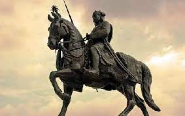 राणाप्रताप के घोड़े से पड़ गया हवा का पाला था|