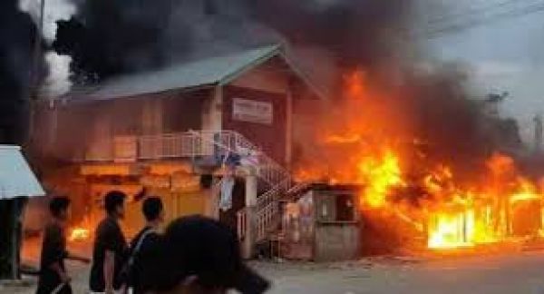 मणिपुर हिंसा को इस अर्थ में भी देखिए