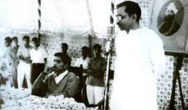 व्यक्ति, समाज और राष्ट्र के समग्र स्वाभिमान का चिंतन है दीनदयाल जी के एकात्म मानव दर्शन में 