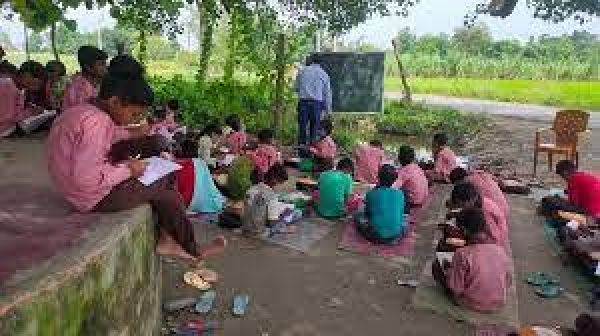 ज्ञान के दीपक होते हैं शिक्षक