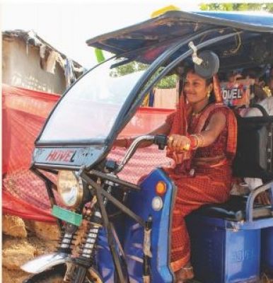 छत्तीसगढ़ : सफलता की कहानी  : ई-रिक्शा ने संवारा संगीता का जीवन