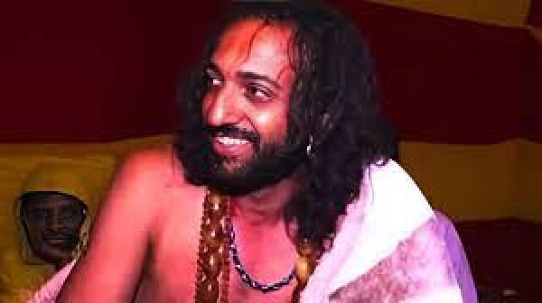  नकली दुनिया की पोल खोलता आईआईटी बाबा