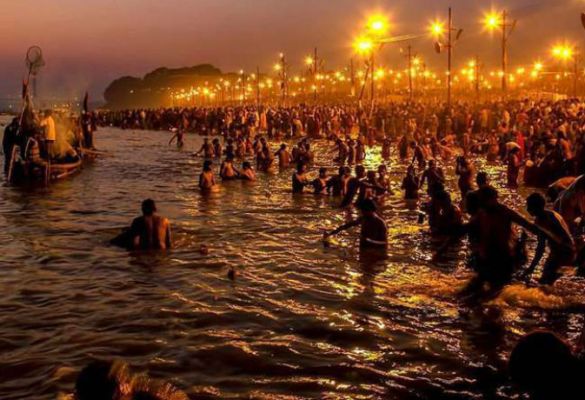 मौनी अमावस्या पर संगम स्नान 