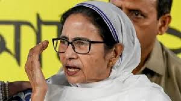  पश्चिम बंगाल में बढ़ती अराजकता रोकिए सरकार