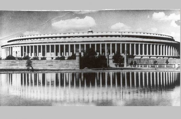 13 मईः स्वतंत्र भारत ने पहली बार 1952 में दोनों सदनों के सत्र में देखी अपनी संसद