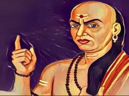 चाणक्य नीति  :-  सीख किसी से भी ले लें - शेर से-