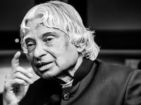 डॉ. ए. पी. जे. अब्दुल कलाम: छात्रों के प्रेरणास्त्रोत का जीवन और दर्शन