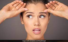 माथे पर दिखने वाले कालेपन को दूर करेंगे ये घरेलू नुस्खे