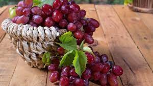 काफी फायदेमंद है लाल अंगूर