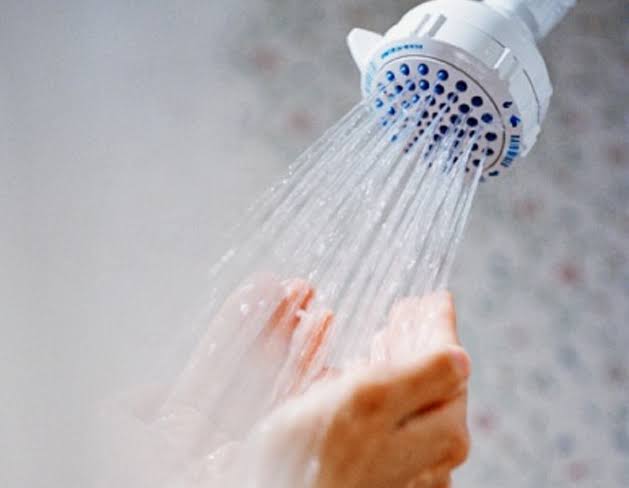 रोज नहाना सेहत के लिए बहुत फायदेमंद