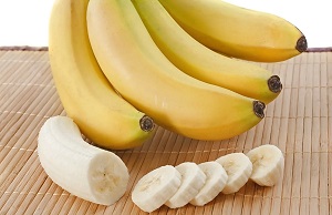 सर्दियों में केला खाने के फायदे और नुकसान