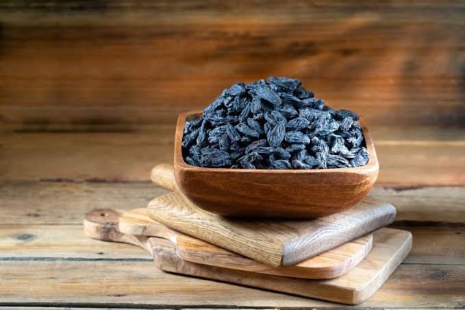 सेहत का खजाना है काली किशमिश