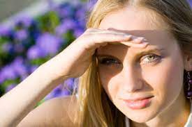 धूप से आँखों की दूरी भली