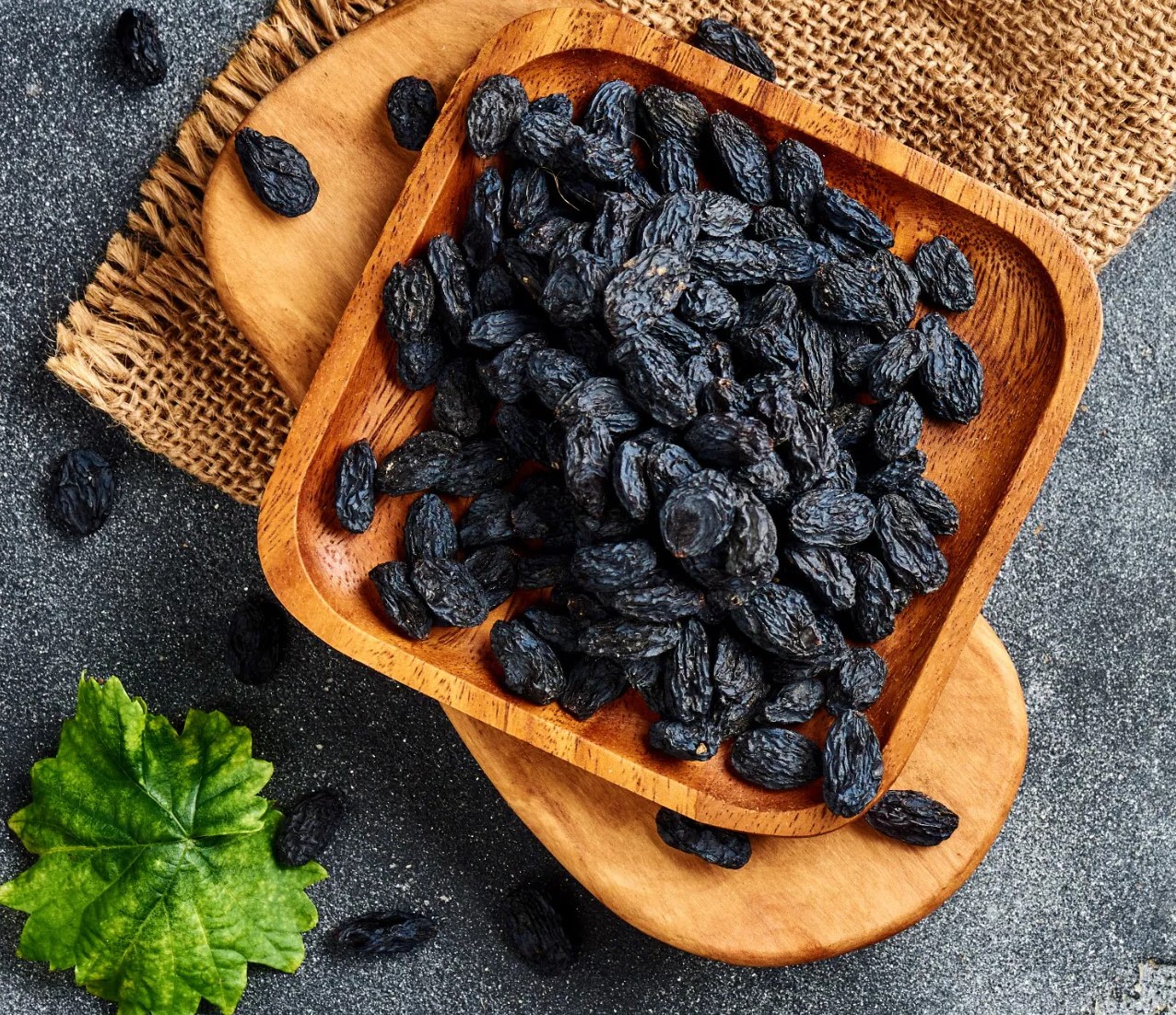 याददाश्त बढ़ाने में है मददगार है काली किशमिश  