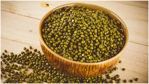 पिएं मूंग की दाल का पानी, दूर हो जाएगी विटामिन बी12 की कमी