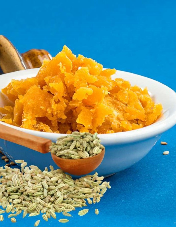 सेहत के लिए फायदेमंद गुड़ और सौंफ