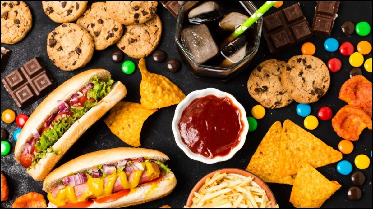 गर्मियों में इन चीजों को खाने से करना चाहिए परहेज