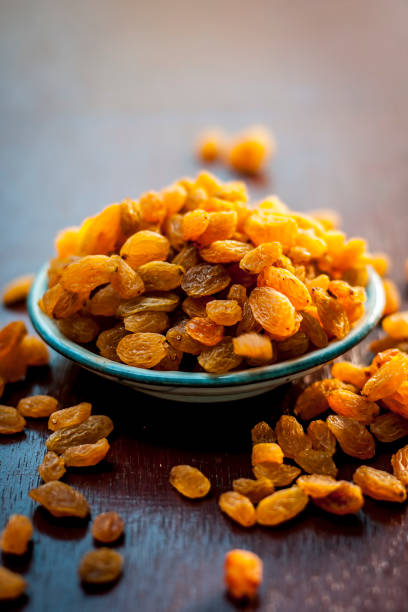 किशमिश को कैल्शियम का अच्छा सोर्स माना जाता है