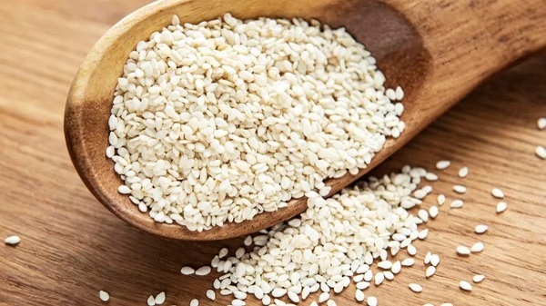 सर्दियों में रोजाना तिल खाने से मिलेंगे अद्भुत फायदे