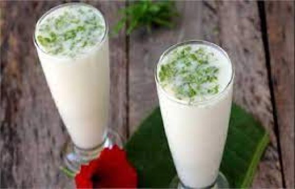  इम्यूनिटी बढ़ाने से लेकर कब्ज में राहत, छाछ पीने के फायदे