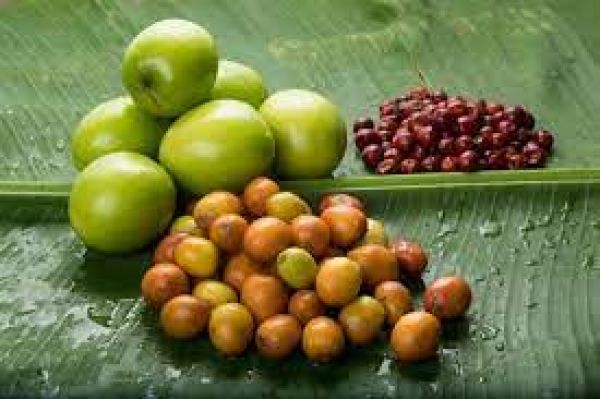 दिल की बीमारियों से बचने के लिए रोजाना खाएं बेर...