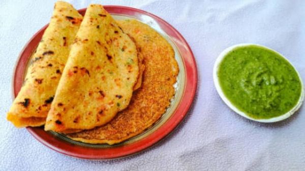 मिनटों में तैयार करें आलू का चीला