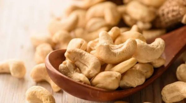 इस बीमारी के मरीजों के लिए फायदेमंद है काजू