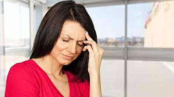 पेट में गर्मी होने पर दिखते हैं ये लक्षण, जाने उपाय  