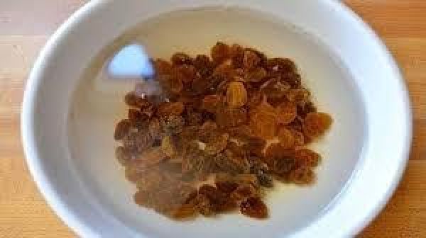 किशमिश के पानी के अद्भुत फायदे मिलेंगे 