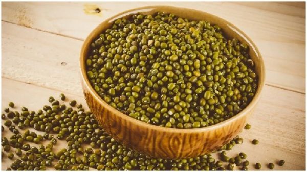 पिएं मूंग की दाल का पानी, दूर हो जाएगी विटामिन बी12 की कमी