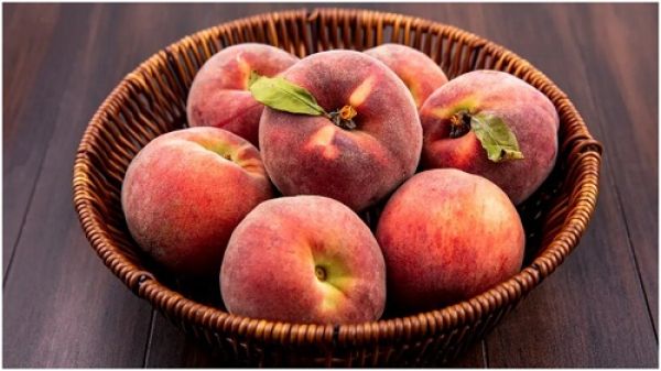 गर्मियों के मौसम में जरूर खाएं पोषक तत्वों से भरपूर आड़ू