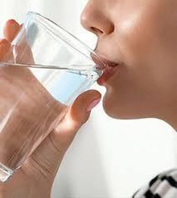 खाना खाने के कितनी देर के बाद पानी पीना चाहिए?