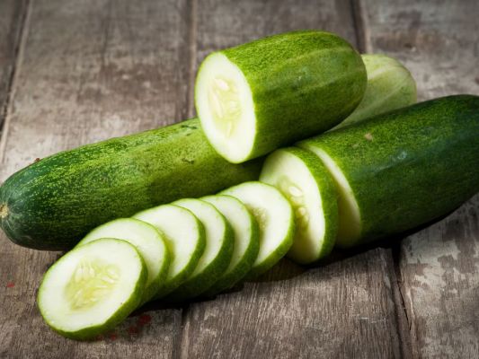 खीरा खाने के बाद कितनी देर में पिएं पानी? जानें फायदे और नुकसान