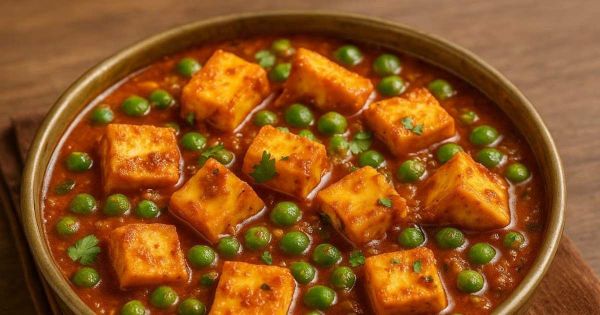 मिनटों में बनाए टेस्टी मटर पनीर