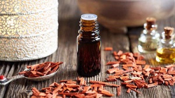 चंदन के तेल के फायदे