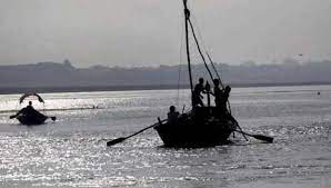 पाकिस्तान में नौका पलटने से 17 छात्रों की मौत, 13 घायल