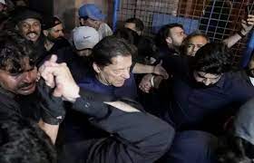 पाकिस्तान: इमरान पर लटकी गिरफ्तारी की तलवार, वारंट रद्द करने की याचिका खारिज